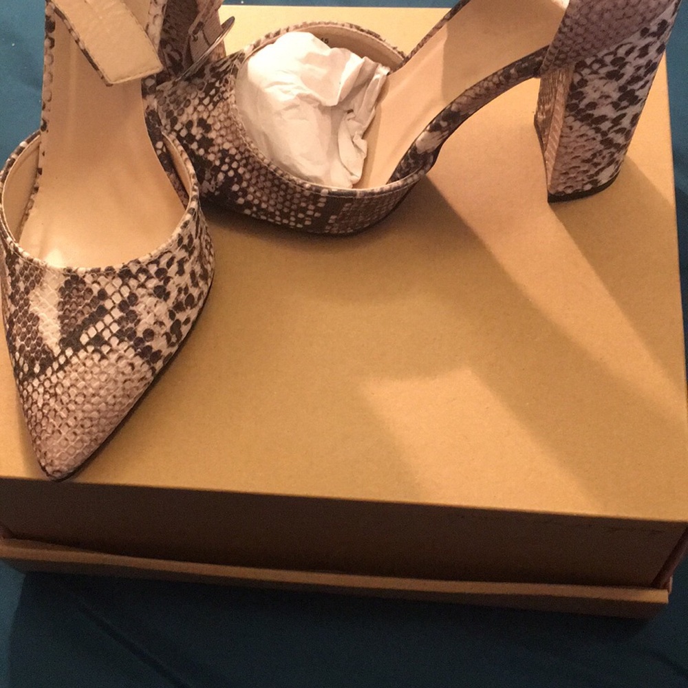 Brand new women shoes